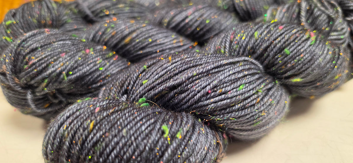 Waifu Yarns Tanoshii DK