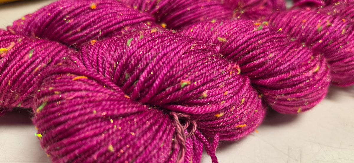 Waifu Yarns Tanoshii DK